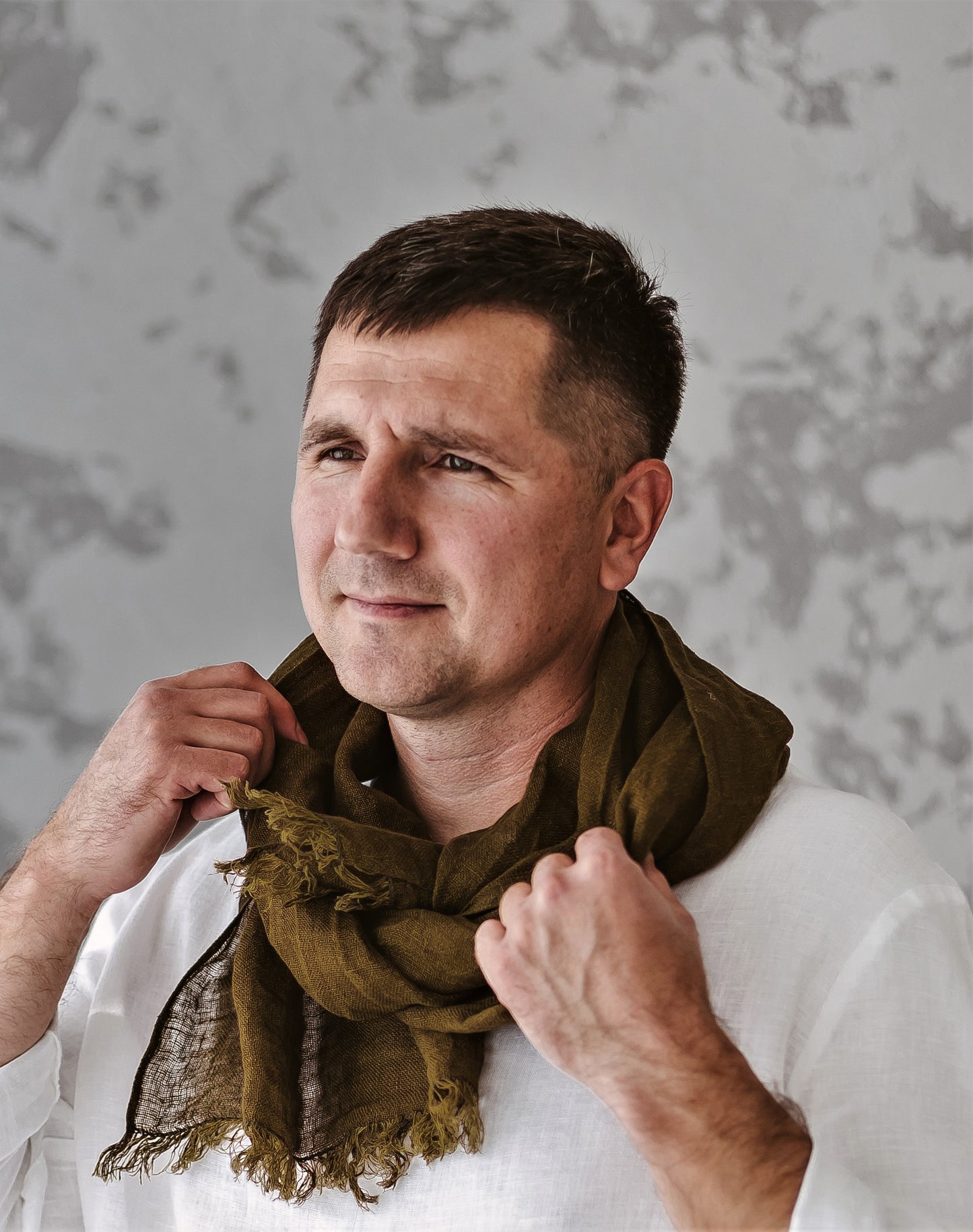 Lightweight linen scarf OLIVE GREEN
