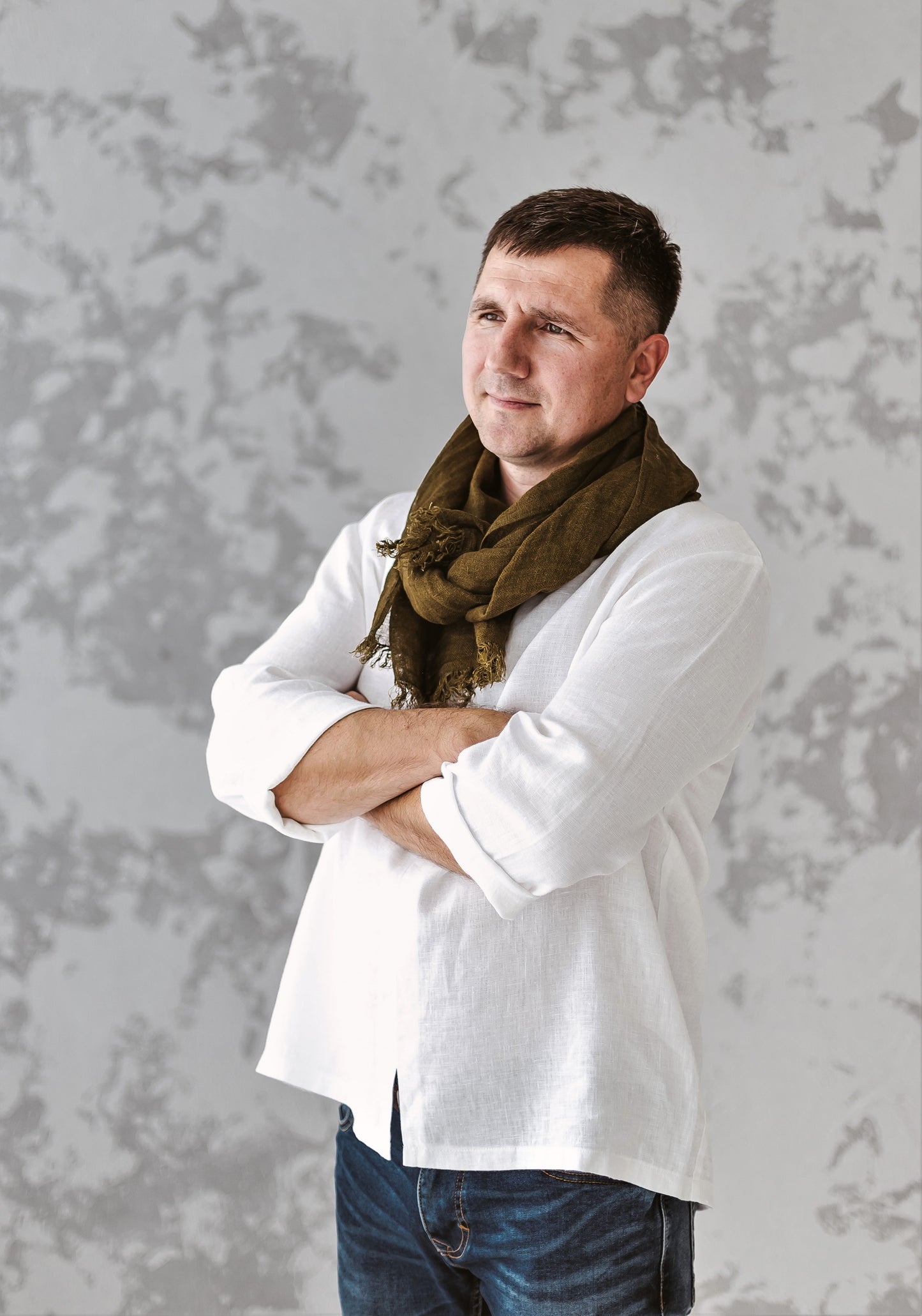 Lightweight linen scarf OLIVE GREEN