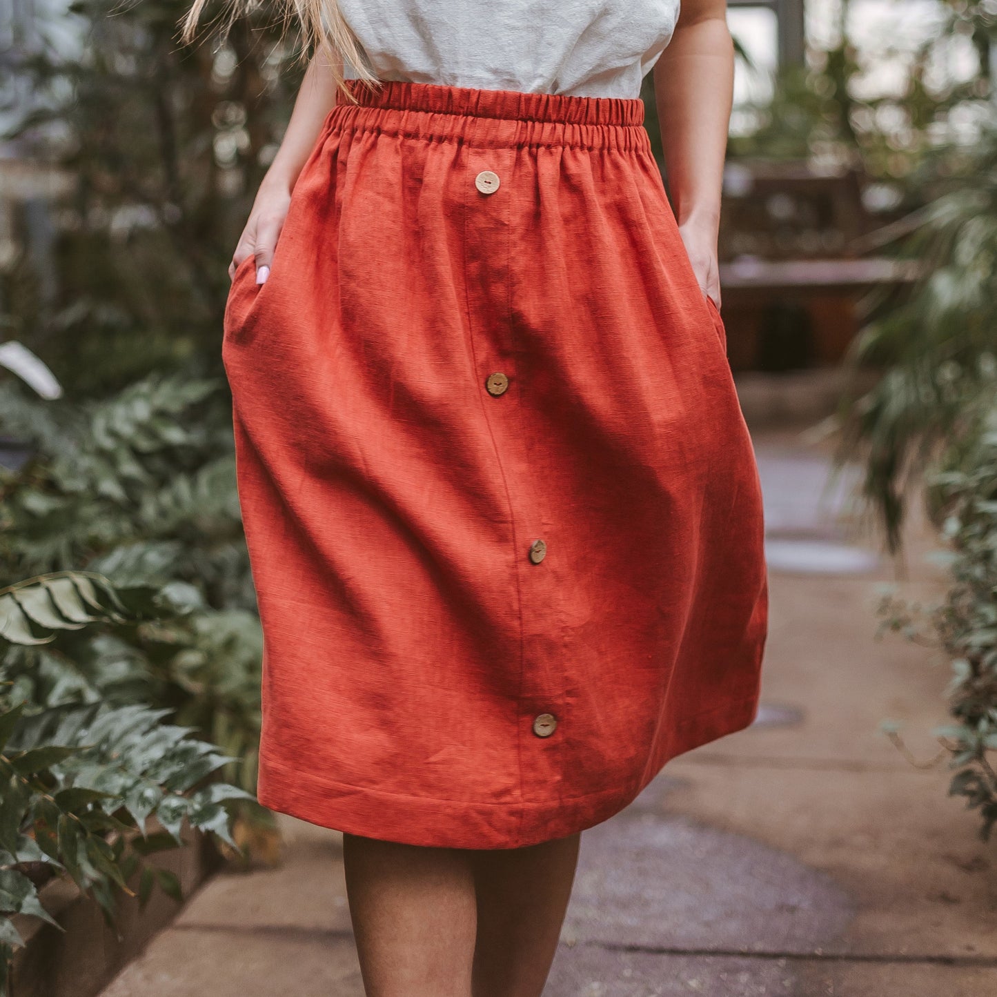 Loose linen skirt with Buttons